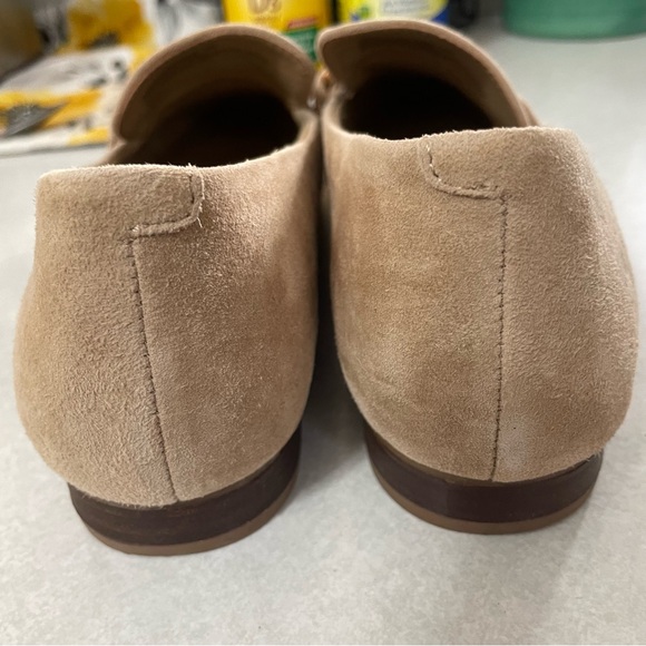 Steve Madden Womens  Loafers Size 8 Beige Suede Gold Emblem Square Toe - Picture 6 of 11